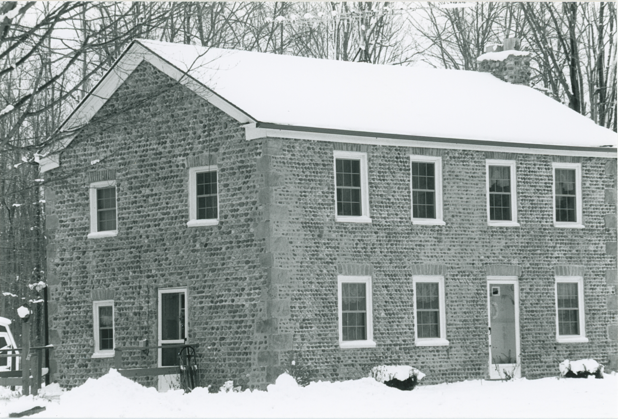 Mar-19 4676 White Rd 1